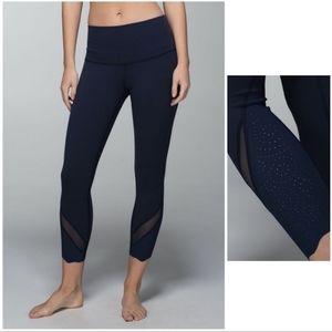 Lululemon Wander Under *Laser-Cut